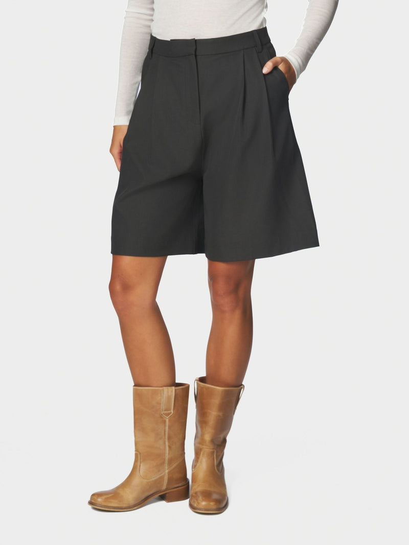 Nika Structure Shorts Dark Grey