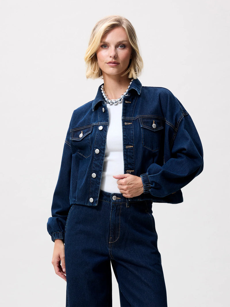 Tuck in denim jacket