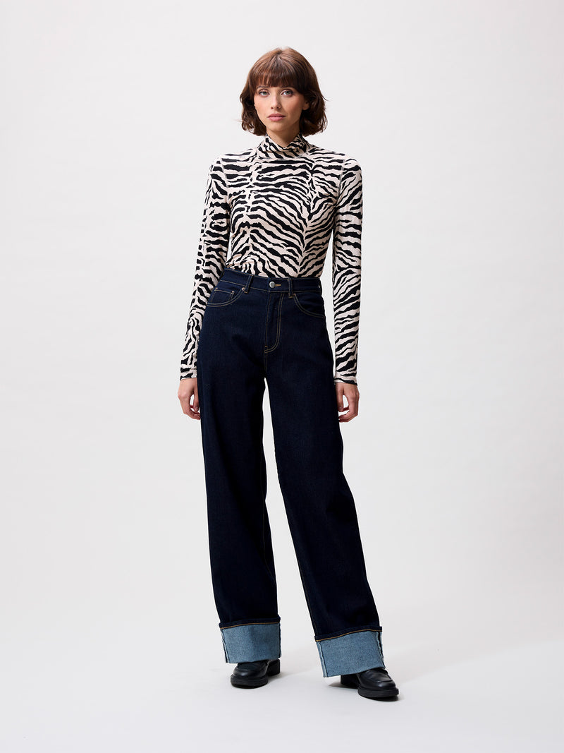 Loose fit jeans with fold