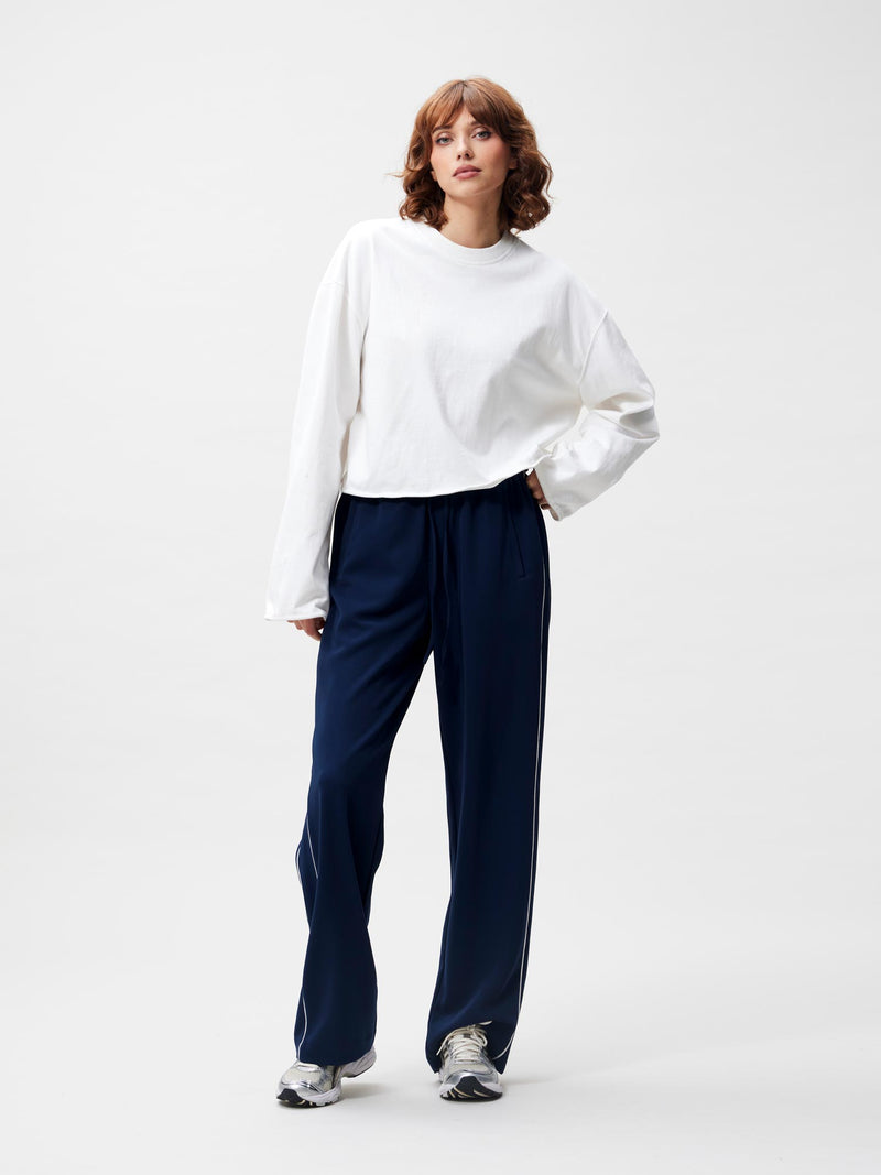 Shapeable long sleeve