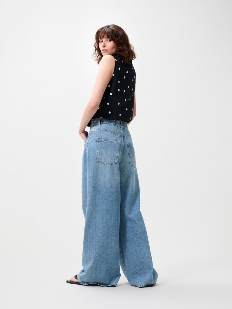 Wide leg jeans with waist detail