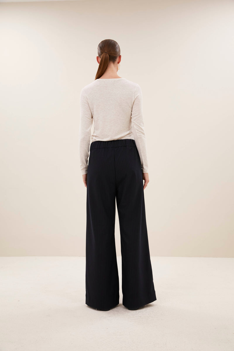26411104 - Beige