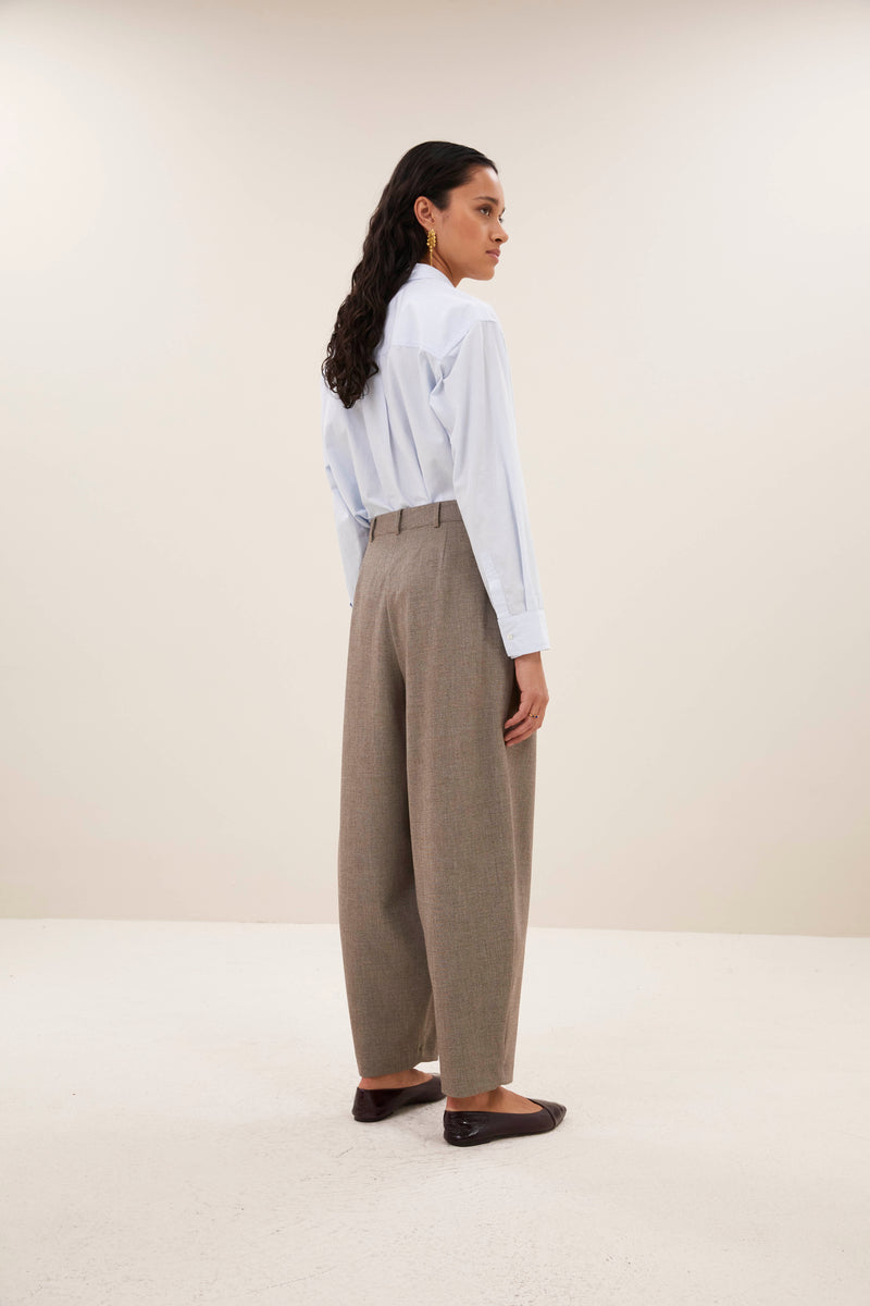 26418030 - Beige
