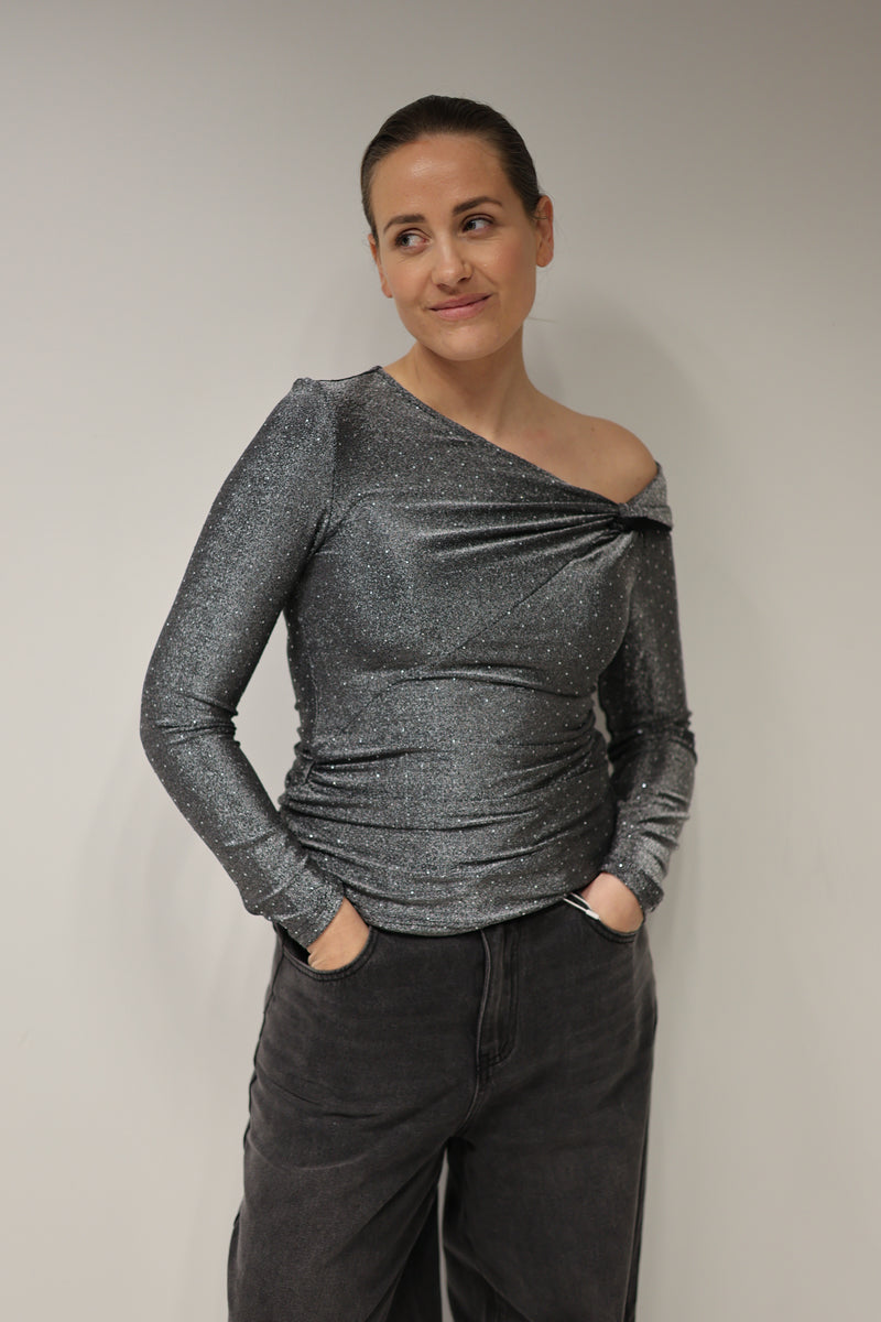 YASSTARLA OFF-SHOULDER TOP