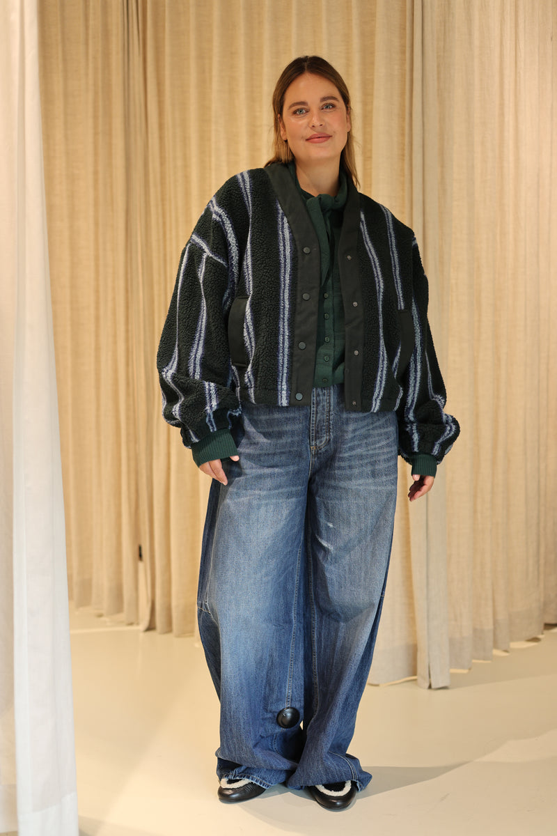 V Neck Stripes Sherpa