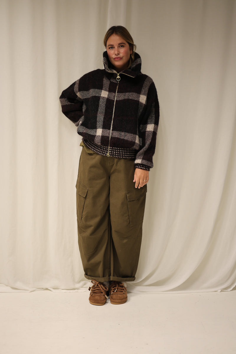 APPAREL CARVILLE