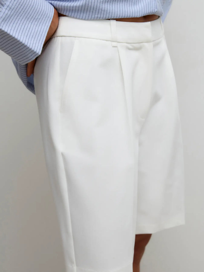 AWPASSI MW KNEE SHORTS - Wit