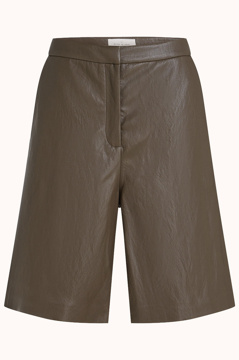 PHEBE SHORT