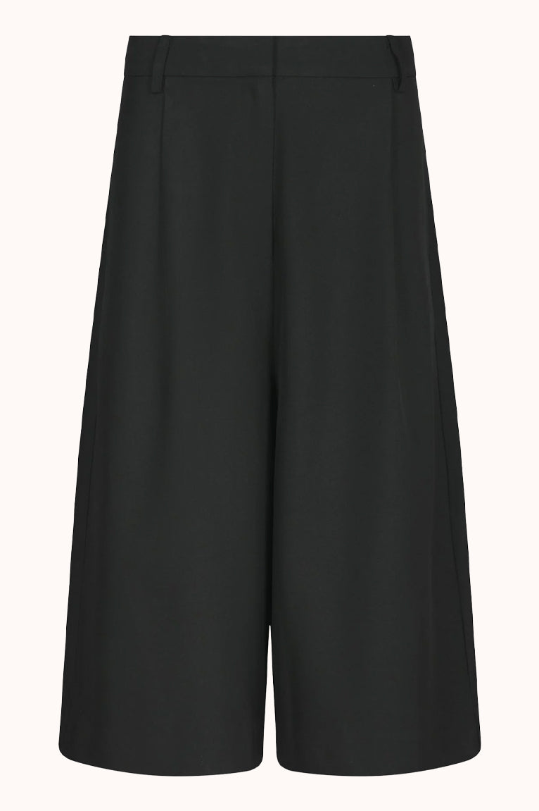 Rima Solid Shorts zwart