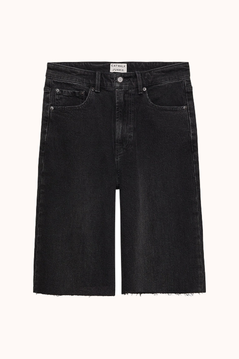 Loose fit jorts