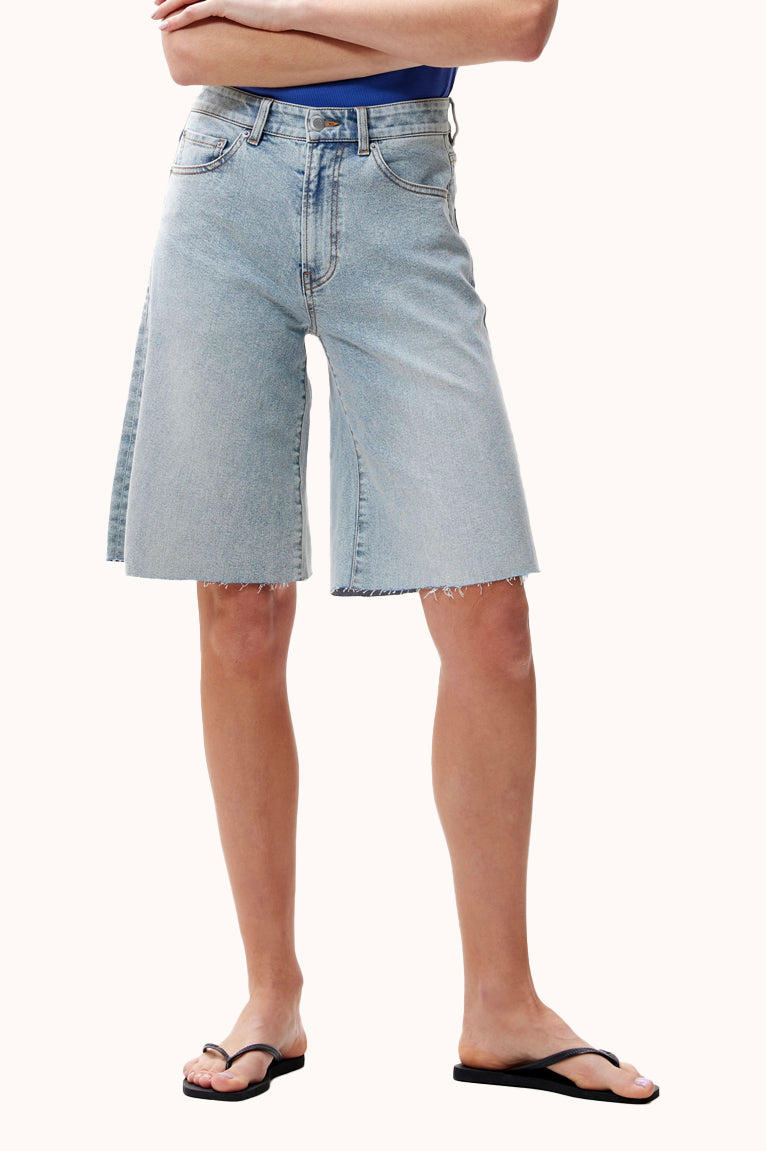 Loose fit jorts