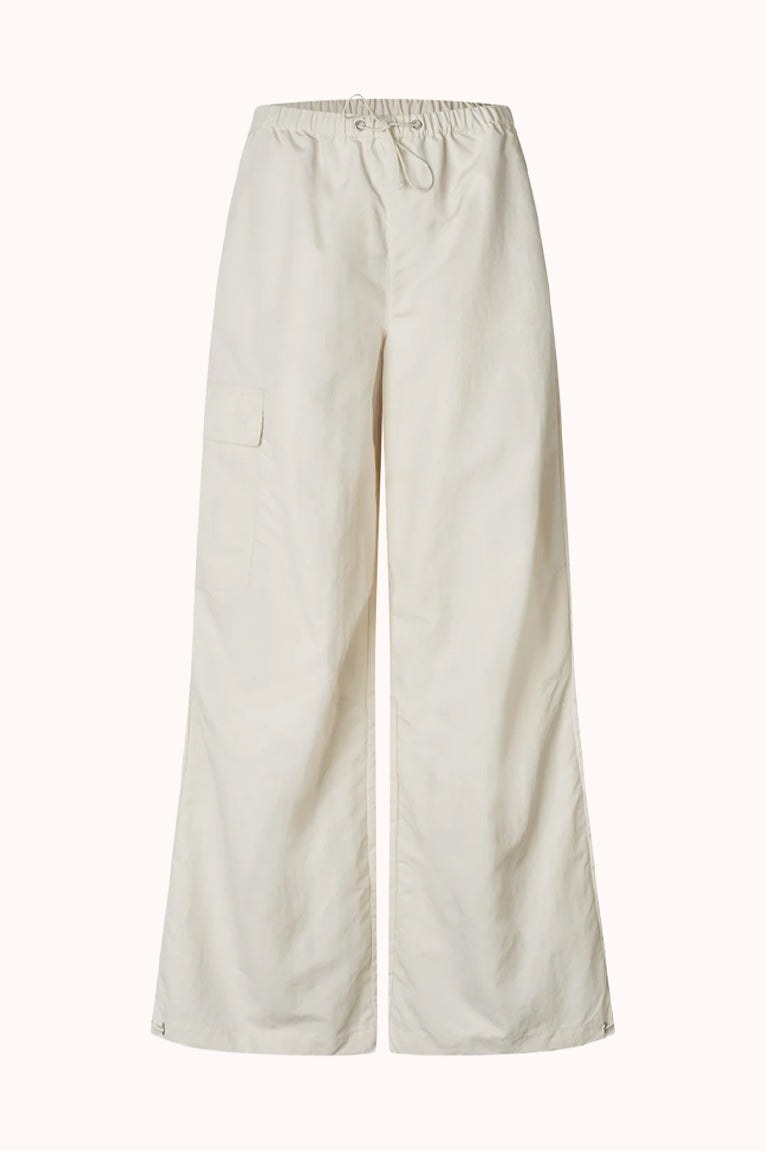 ZOEYFV 351 BREEZY WHITE